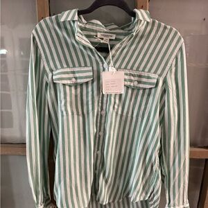 Beachlunchlounge FINLEY Striped Shirt in Sweet Pea💚cute comfy, fun & FLATTERING!
